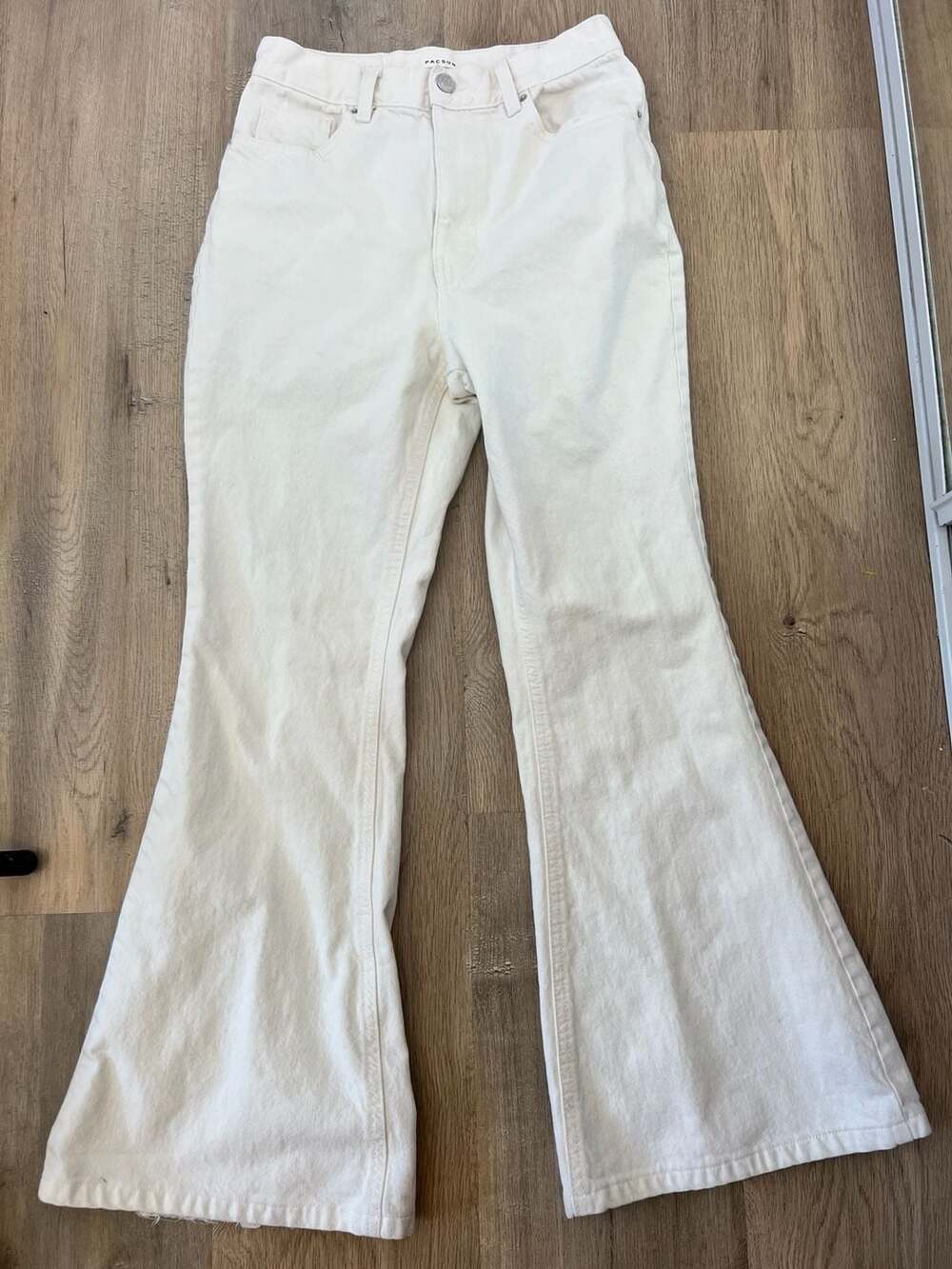 PacSun High Rise Flare Jeans in Off-White, Size 26